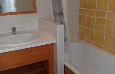 Lama-Gîte-des-Puys T3 Lamadalet, vue sud, terrasse, parking privé - Photo 18