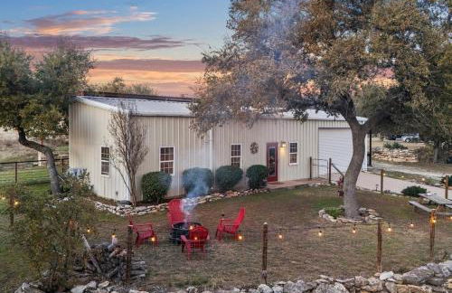 Barndominium with Farm and Firepit near Lake Georgetown - Foto 33