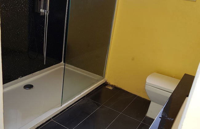 Camara Gardens Apartments with Pool - Photo 8