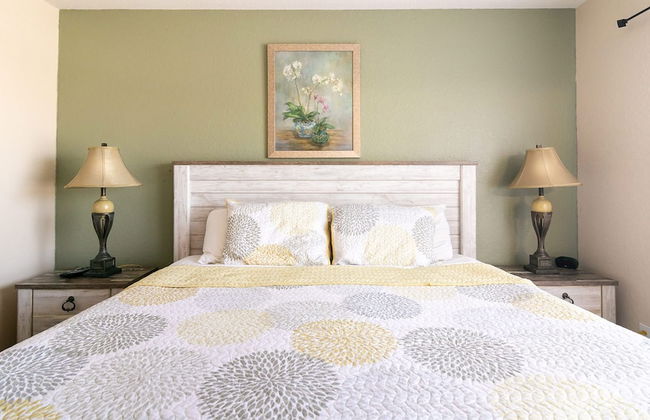 The Regal Hideaway - Photo 19