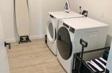 HUGE downtown corner unit- Pool-Gym-Walk 2 Broadway - Foto 26