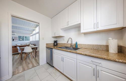 Spacious 2-Bedroom Duplex in Beverly Hills Residential Area - Foto 12