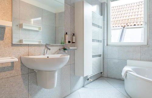 Artist House - Photo 25