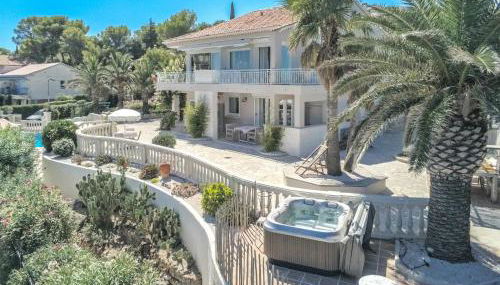 Luxury Villa with Jacuzzi in Les Issambres - Foto 5