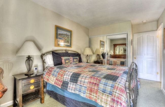 Lake Forest Villa Patio w/ BBQ - Photo 4