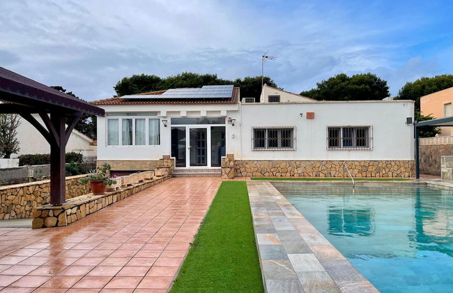 Villa in Roquetas Near Beach & Pool - Foto 1