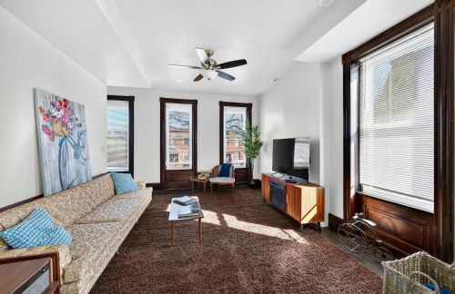 Trendy City Escape Perfect St Louis Location - Photo 5