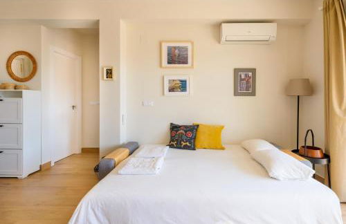 WintowinRentals Charming Apartment with Sunny Terrace near the Sea - Photo 18