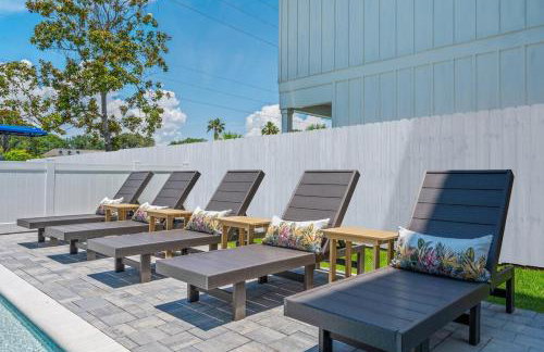 2 Blocks to the Beach! Pool & Golf Cart, Sleeps 21 - Foto 38