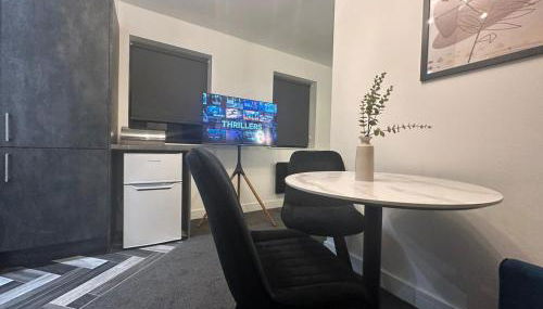 Adam Court Apartments - PE1 - Contractor Friendly - Choice of Studios or 1 Bed Apartments - Free Parking - Sofa Beds - Sky TV - Full Kitchen - Washer Dryer - WiFi - Foto 5, Other