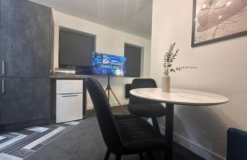 Adam Court Apartments - PE1 - Contractor Friendly - Choice of Studios or 1 Bed Apartments - Free Parking - Sofa Beds - Sky TV - Full Kitchen - Washer Dryer - WiFi - Foto 5