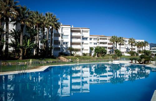 MARBELLA BANUS SUITES - Banús - Playa Rocio - Beach Access Complex -3BD-3BA - Direct Access to the Sea - Outdoor Terrace - 3 min Walk to Puerto Banús Marina - Walk to Beach & El Corte Ing Luxury Shopping - Ideal for Families - Foto 11