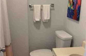 3 Bedroom Cozy Cottage with fenced in backyard and hot tub 4 miles to the beach - Foto 23