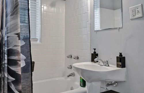 1st Floor 2BD Near Duke & Downtown - Photo 22