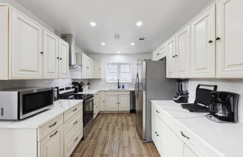 Best of Desoto 4BR, 3BA with Pool, HotTub, Cinema - Foto 19