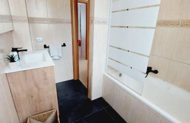 House with a tropical garden - Foto 25