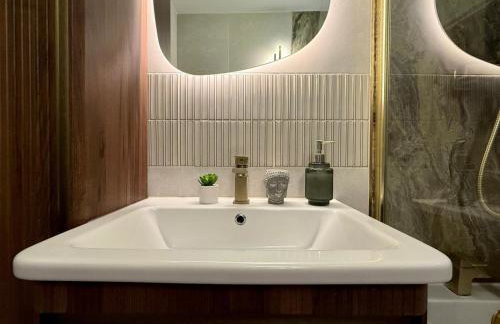 Modern 3 Bedroom Bungalow, EV Friendly, Parking Included - Foto 18