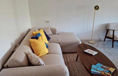 Elegant and comfortable 3 room, beach & transport within walking distance - Photo 6