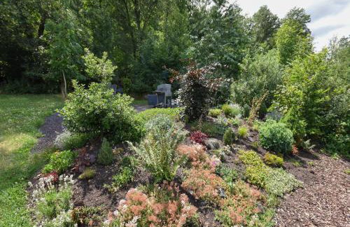 Holiday Home in Forest with Terrace & BBQ - Foto 101