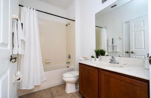 Four Bedroom w/ Screened Pool Close to Disney 4572 - Foto 34