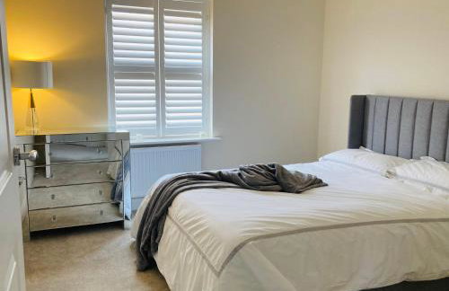 House-Sleeps 8-Parking-Garden - Photo 13