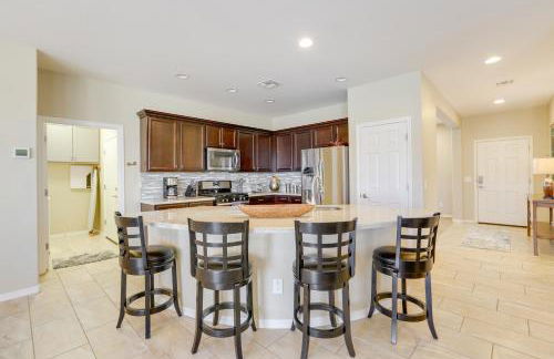 Resort Pools and More Perks! 55 and Goodyear Escape - Foto 7