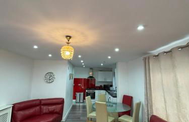 2BR Bungalow with Parking - Sunbeam Haven - Foto 23