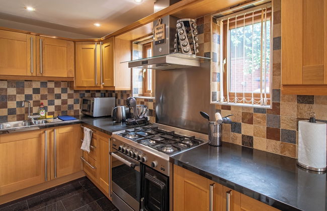 Luxurious Sheffield Villa With Stunning Views - Photo 6