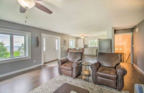 Modern Home on Mille Lacs Lake! Amazing yard and game-room! - Foto 50