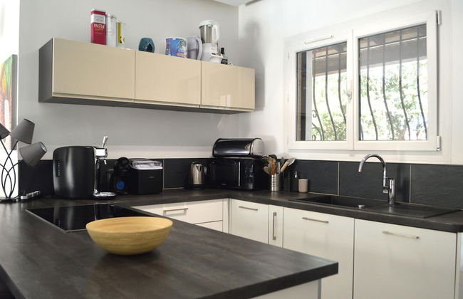 Modern Holiday Home With Private Pool and Garden - Foto 10