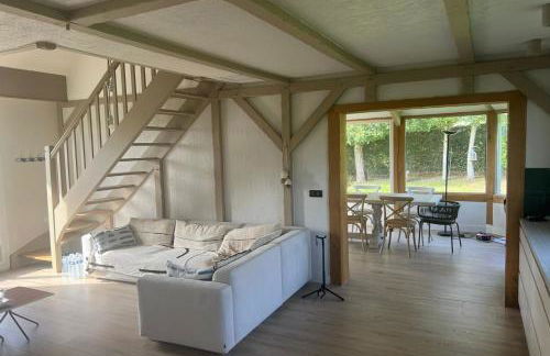 Beautiful family home - Photo 2