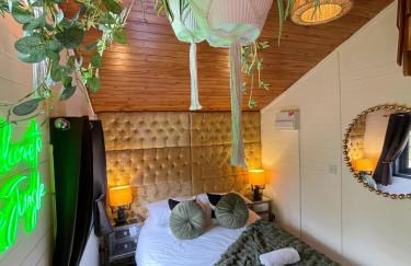 Otter 3 Lodge -Jungle Inspired -Dog Friendly -Private Hot Tub -Warminster-Bath-Salisbury - Foto 23