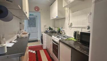 Ensuite Luxury 1st Studio Flat With full Private Toilet And Shower With its Own Kitchenette A Fully Equipped Independent Studio Flat - Foto 2