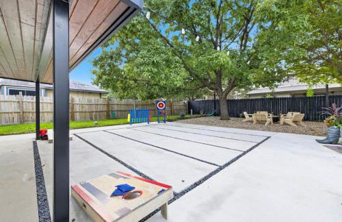 Luxe Family Escape with Games Hot Tub and Yard - Foto 60