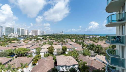 Stunning & Spacious Resort-Style Condo Across From Beach! - Foto 2