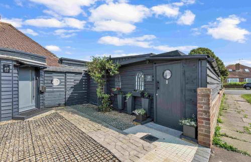 Garden Room With Parking By My Getaways - Foto 24