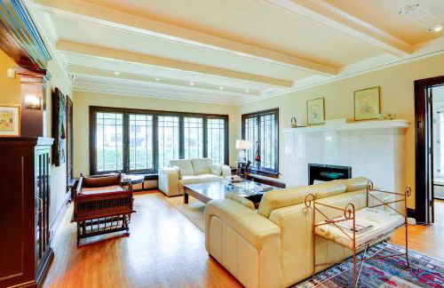 Charming MPLS Home with Patio - Walk to Uptown! - Foto 3