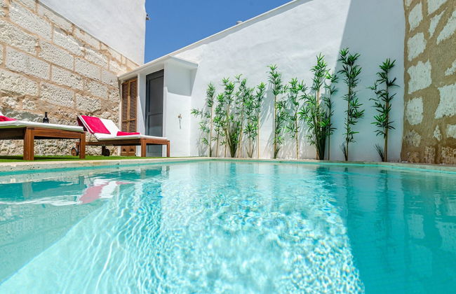 Villa With Private Terrace - Photo 28