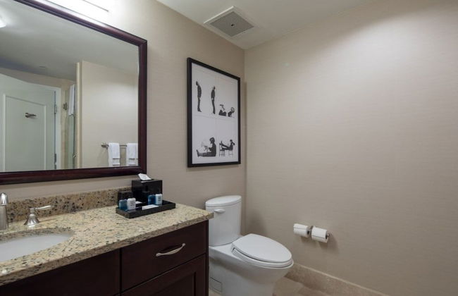 Fontainebleau Tresor Bay/ocean View Junior Suite 1 Bedroom Hotel Room - Photo 9