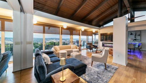 Mt Adams Lookout with Best City View and Parking - Foto 1