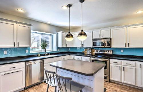 Family-Friendly Home with Theater, 24 Mi to SLC - Foto 8