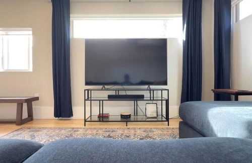 NEW REMODEL Denver Luxury Home with Private HOT TUB - Foto 18