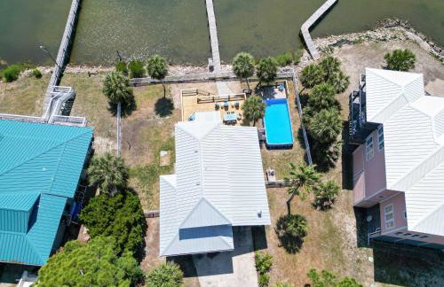 Spacious house- Deep Water Dock Pool Golf Cart Rental available - Foto 67