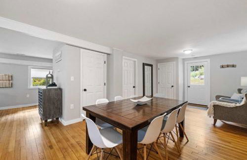 Comfy Large Bungalow - 4 Bed 1BA On Private Pond - Foto 42