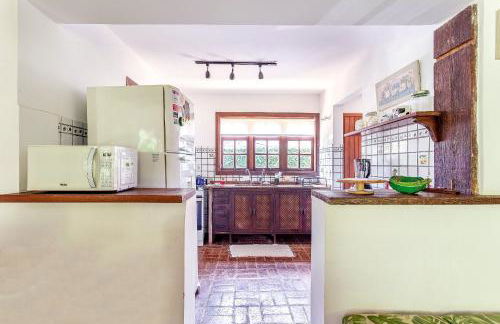 Casa dos Pássaros na areia a 20m da Praia da Baleia com 3 suítes e 1 dorm com ar condicionado, wifi, smart tv, cozinha completa e churrasqueira - Foto 41