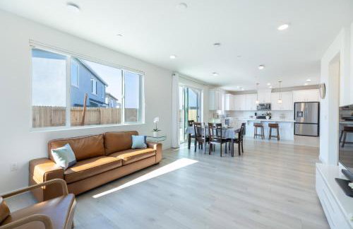 Modern Charming 4BR Home, Family Friendly, Office Space, Fast WiFi, Free Parking - Foto 22