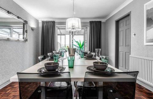 City home with parking and garden- pet friendly - Photo 35