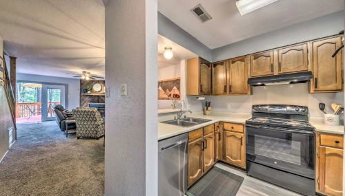 Hike, Golf and Explore Ruidoso Retreat with Deck! - Foto 3