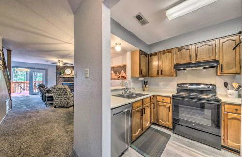 Hike, Golf and Explore Ruidoso Retreat with Deck! - Foto 3