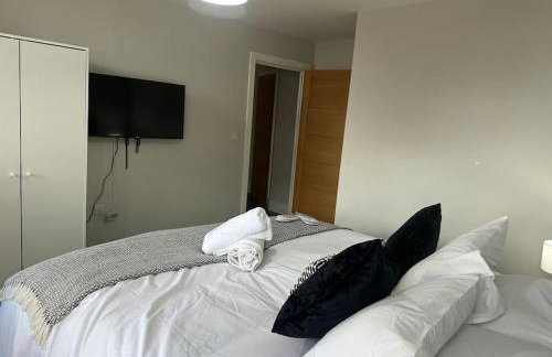 Spacious, bright 2 bed flat with 1 S/king bed. - Foto 9